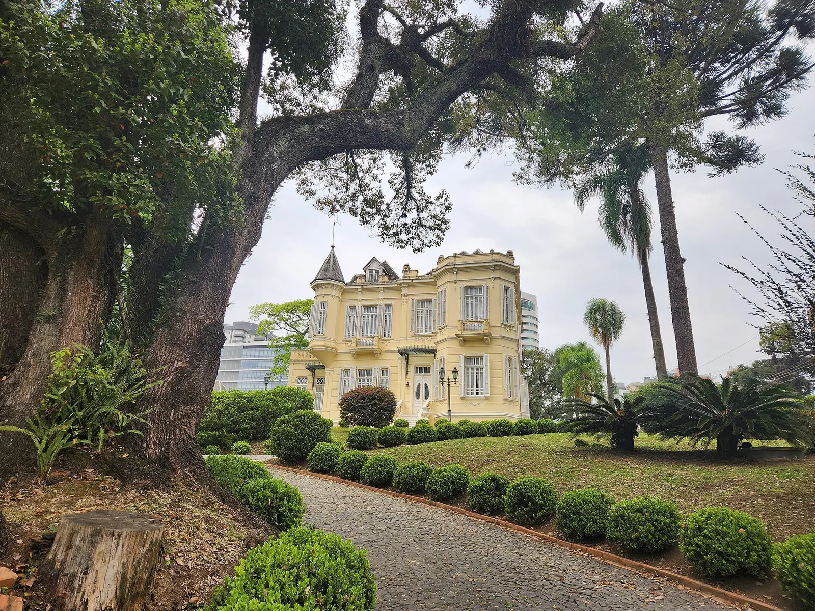 Palacete do Batel, casarão histórico do bairro