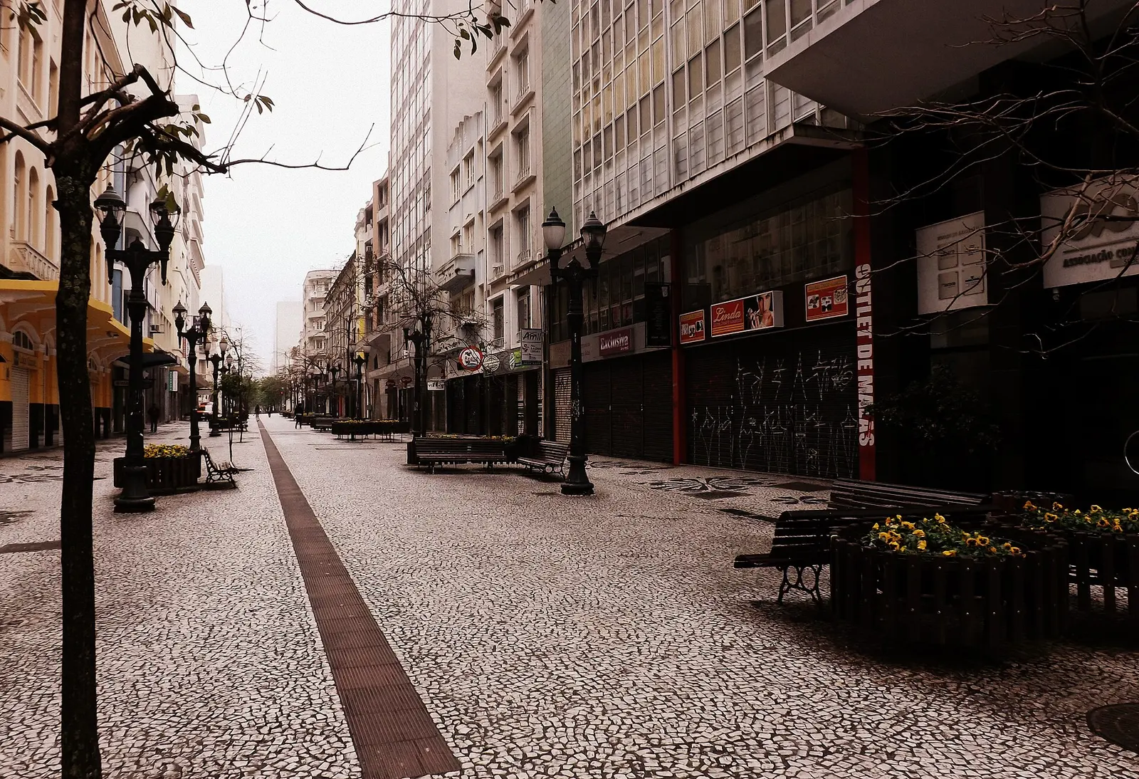 Rua das Flores, o calçadão da Rua XV de Novembro