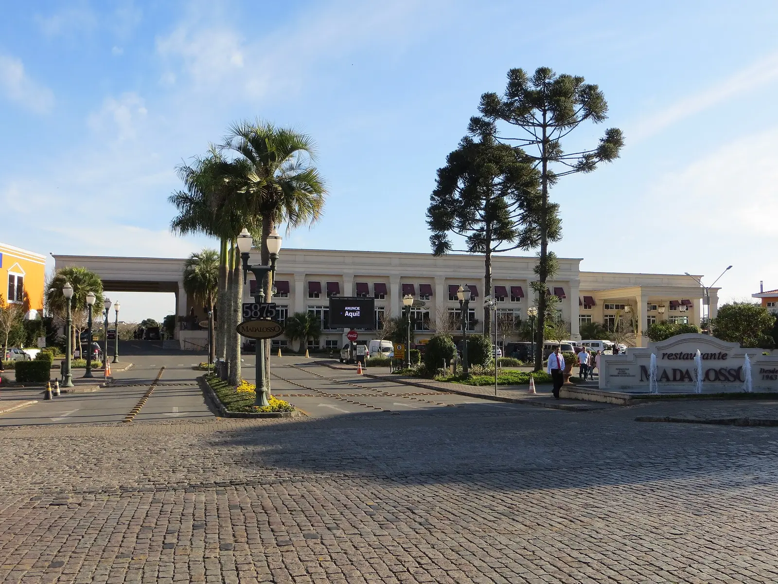 Fachada do Restaurante Madalosso, em Santa Felicidade